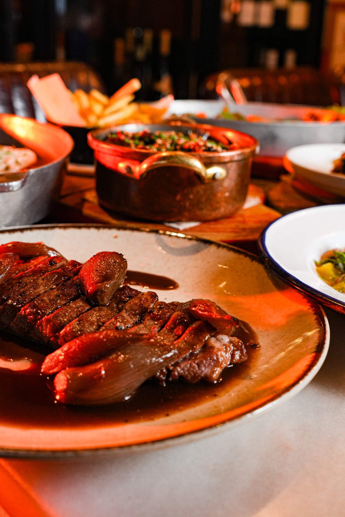 Vazia de novilho grain-fed com molho demi-glace